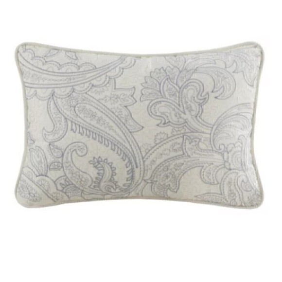 New  (2 set)Harbor Chelsea blue and white Oblong Decorative Pillow Size 12x18 - Picture 3 of 4